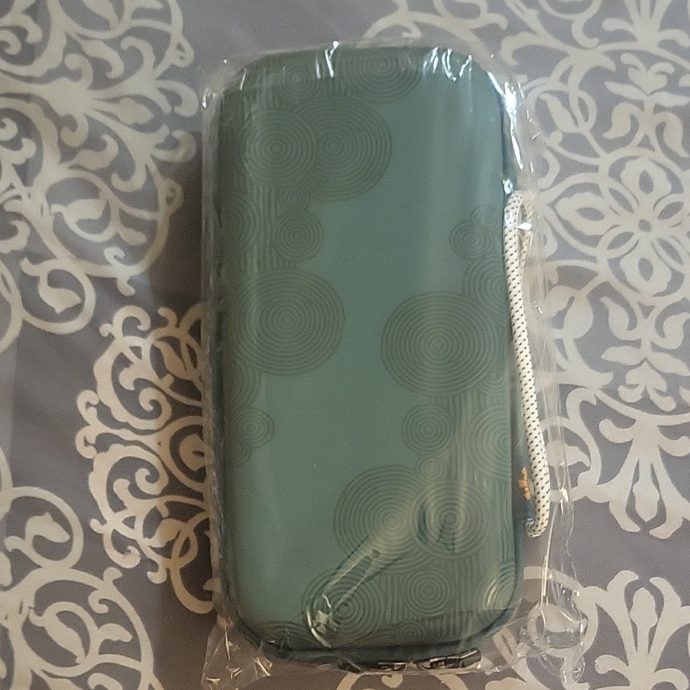 Circular Patterned Green Nintendo Switch Case